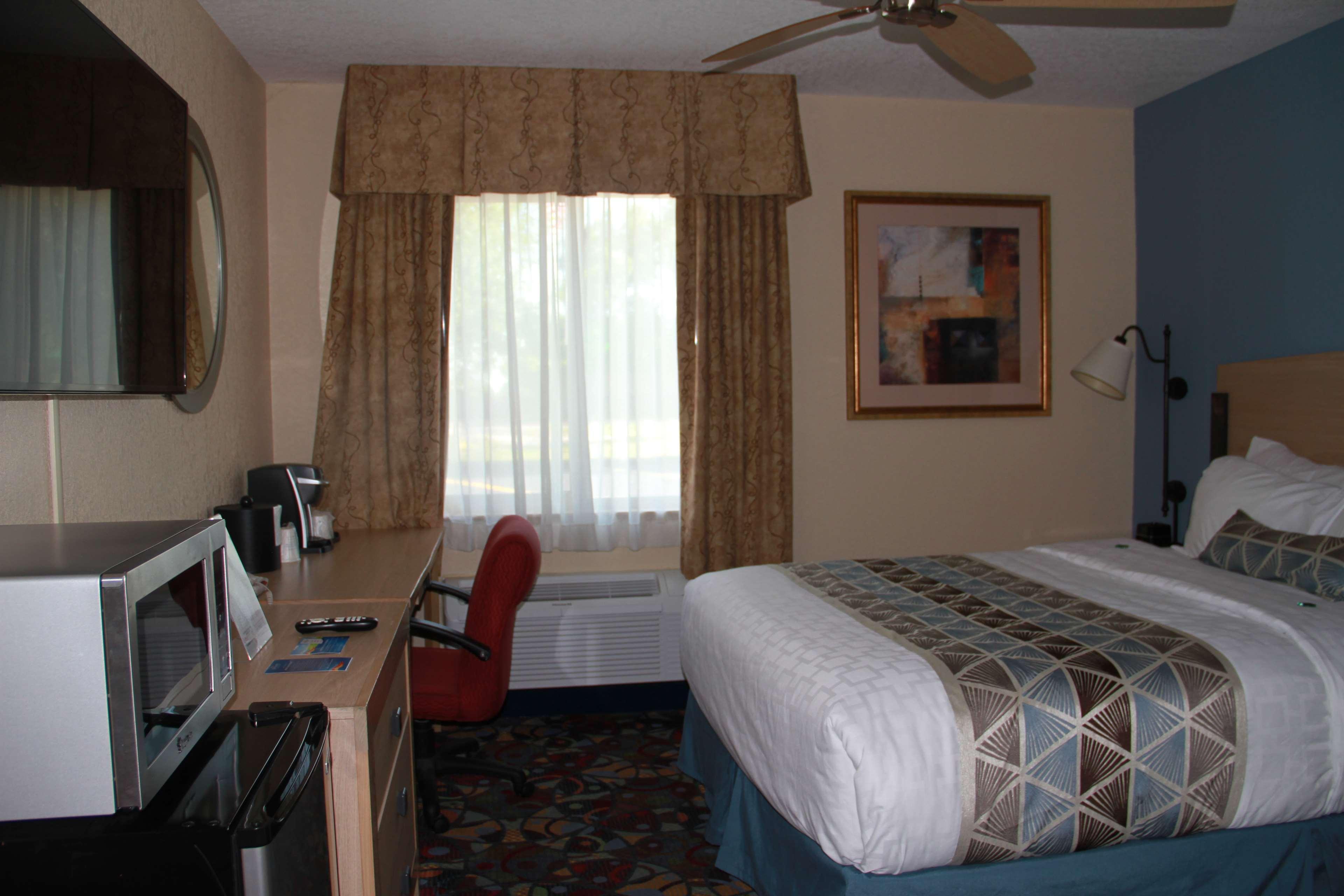 Baymont By Wyndham Stevens Point Hotell Eksteriør bilde