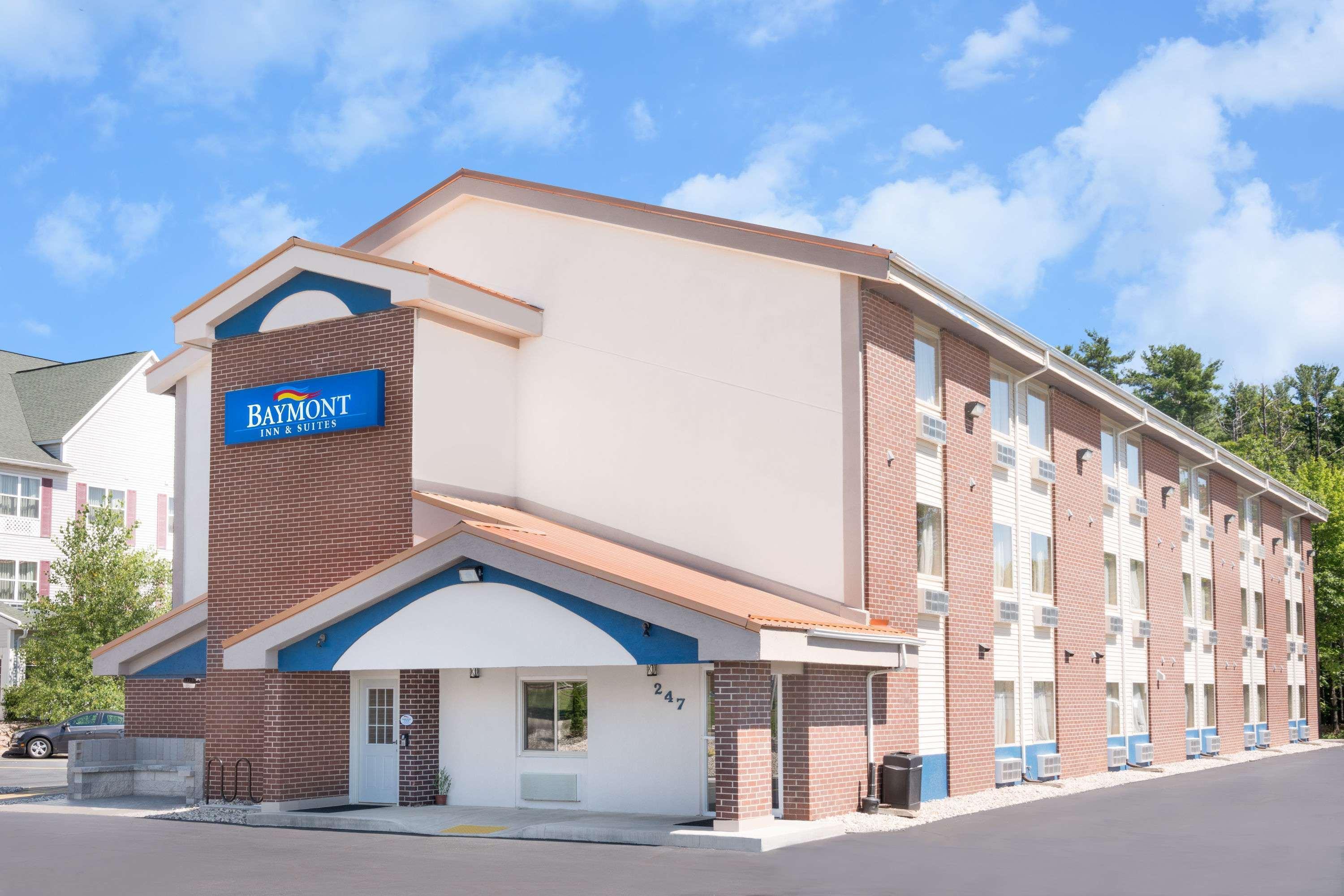 Baymont By Wyndham Stevens Point Hotell Eksteriør bilde