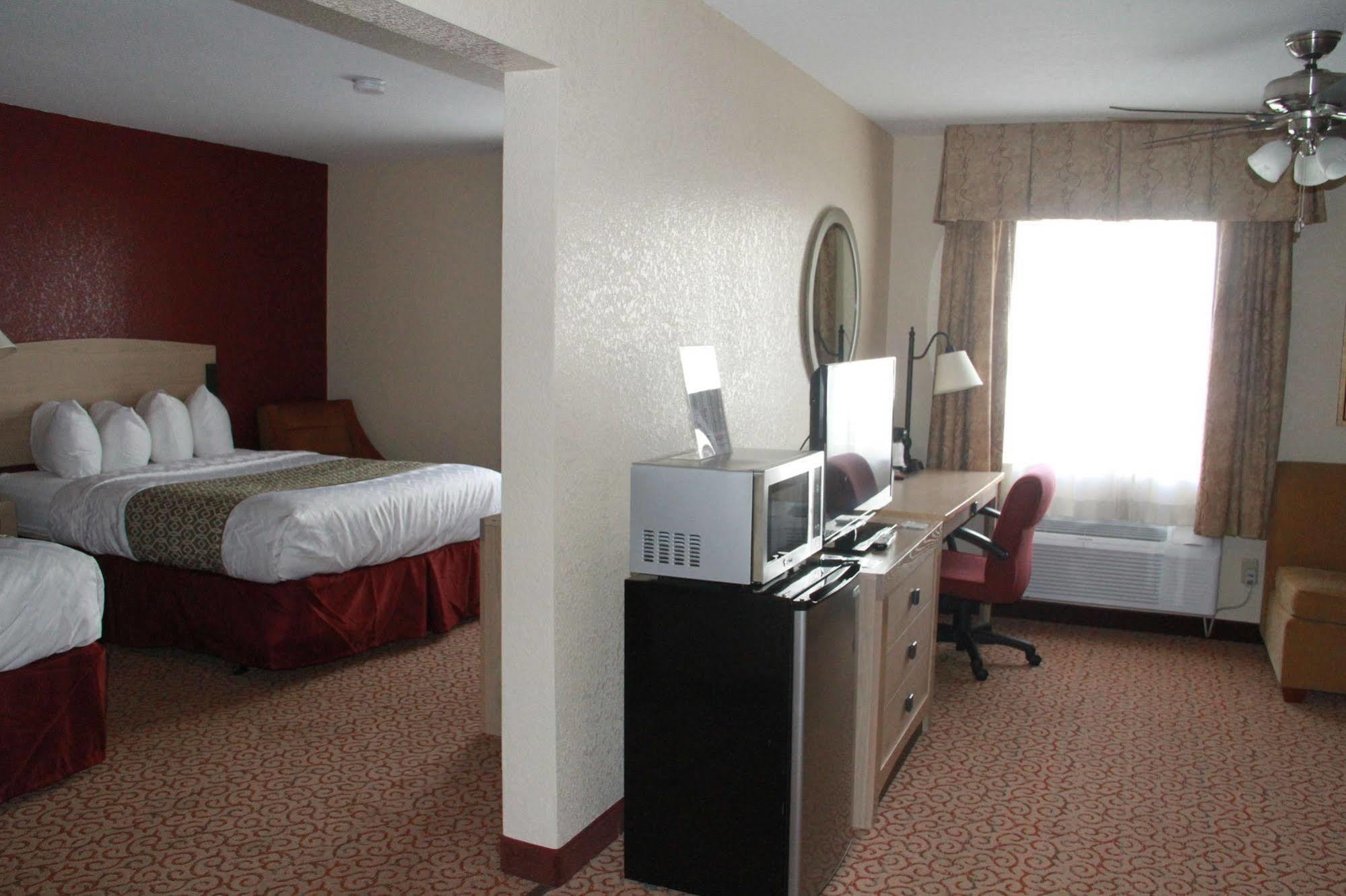 Baymont By Wyndham Stevens Point Hotell Eksteriør bilde