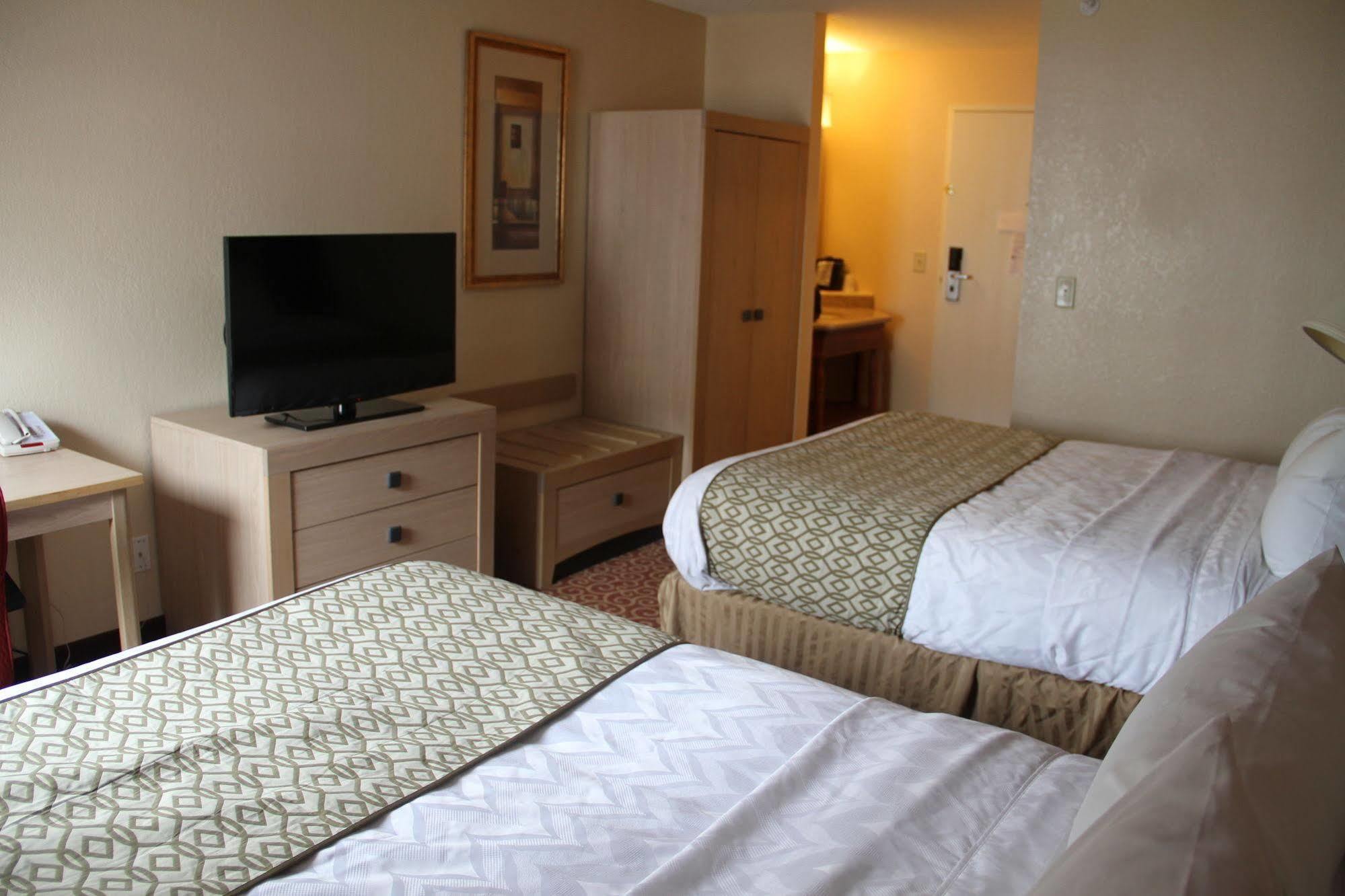 Baymont By Wyndham Stevens Point Hotell Eksteriør bilde